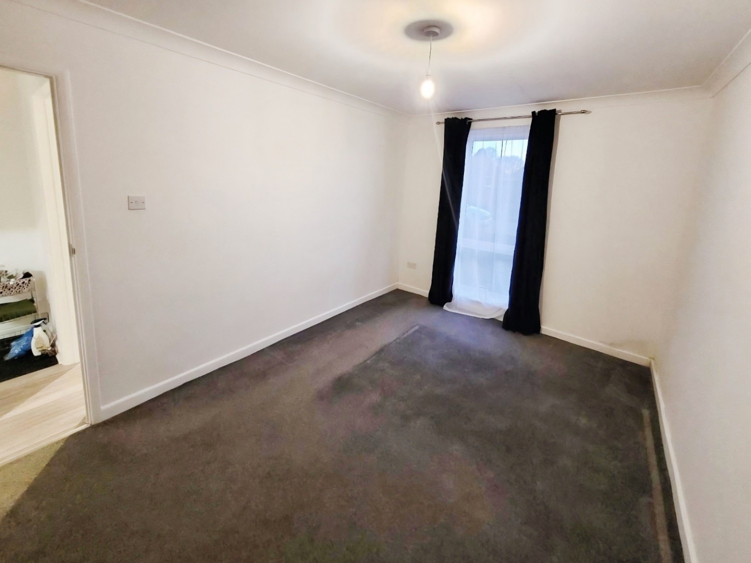 2 bedroom Flat to let in Guildford House, New Romney, Kent