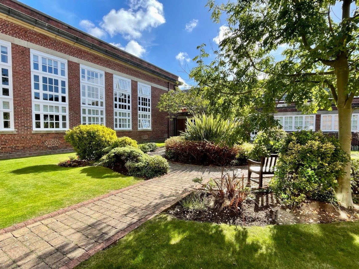Clifton Drive South, Lytham St. Annes