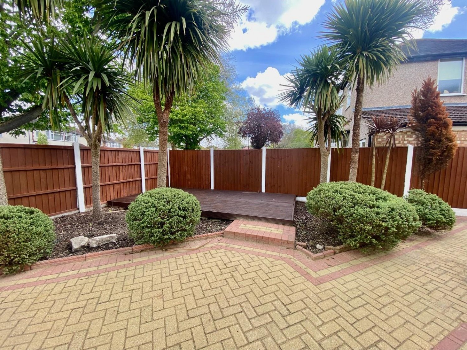 5 bedroom House for sale in Petersfield Road, Staines-Upon-Thames