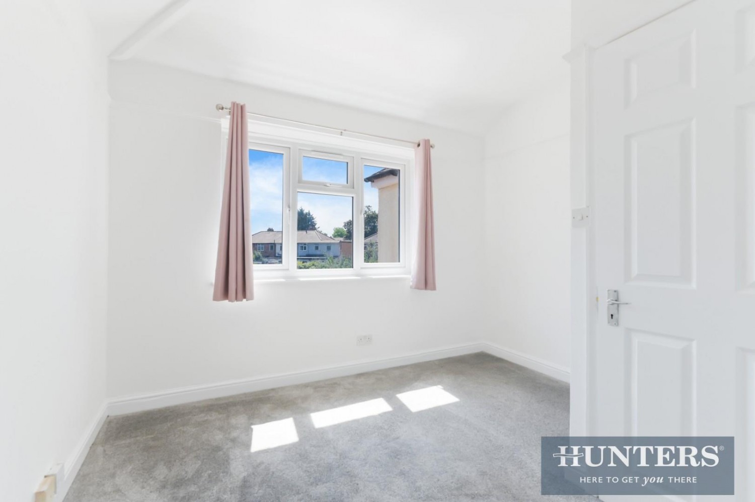 5 bedroom House for sale in Petersfield Road, Staines-Upon-Thames