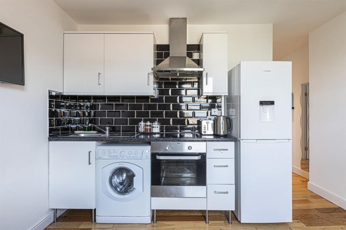 Salusbury Road , London, NW6