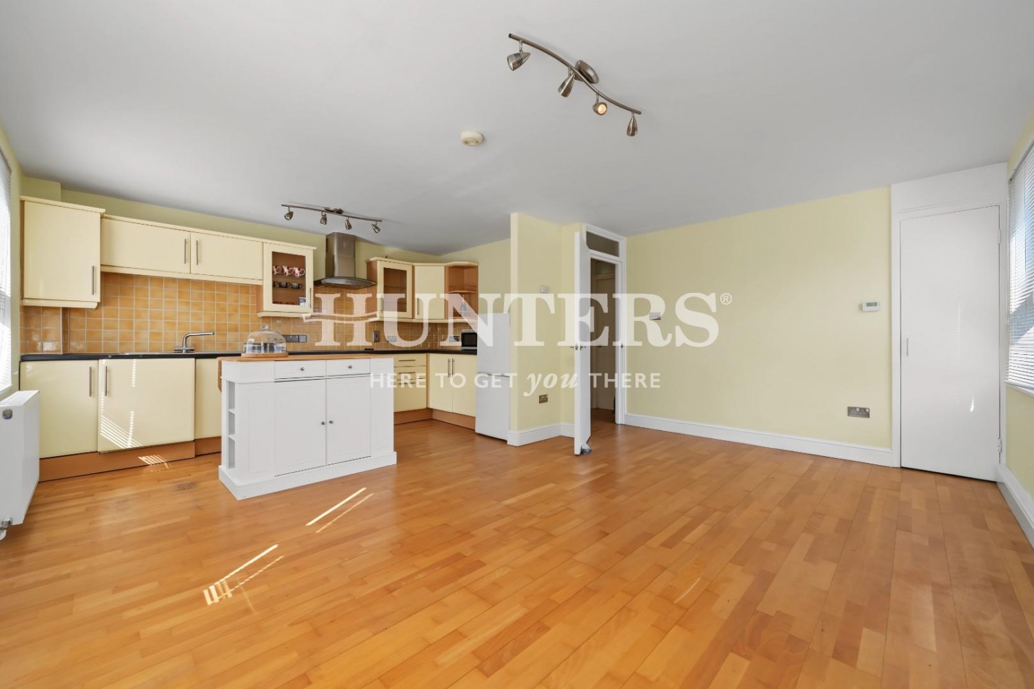 1 bedroom Flat to let in Cavendish Road NW6