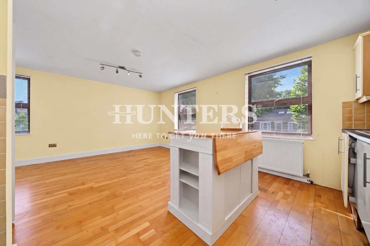 1 bedroom Flat to let in Cavendish Road NW6