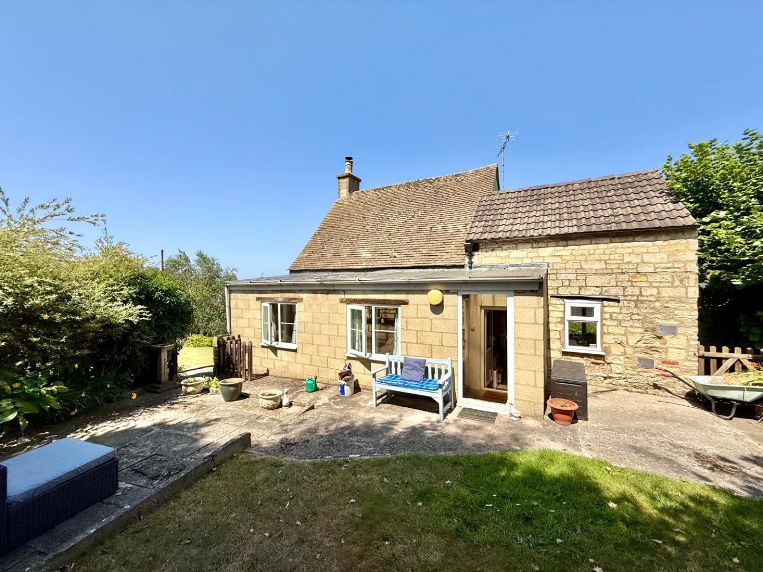 2 bedroom House for sale in Middleyard, Kings Stanley, Stonehouse