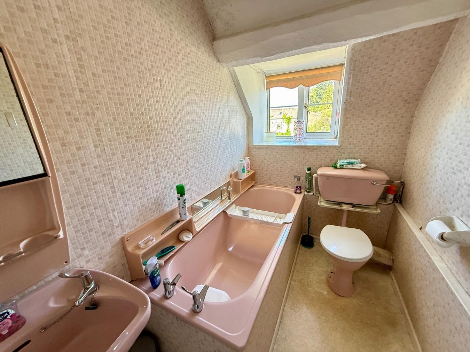 2 bedroom House for sale in Middleyard, Kings Stanley, Stonehouse