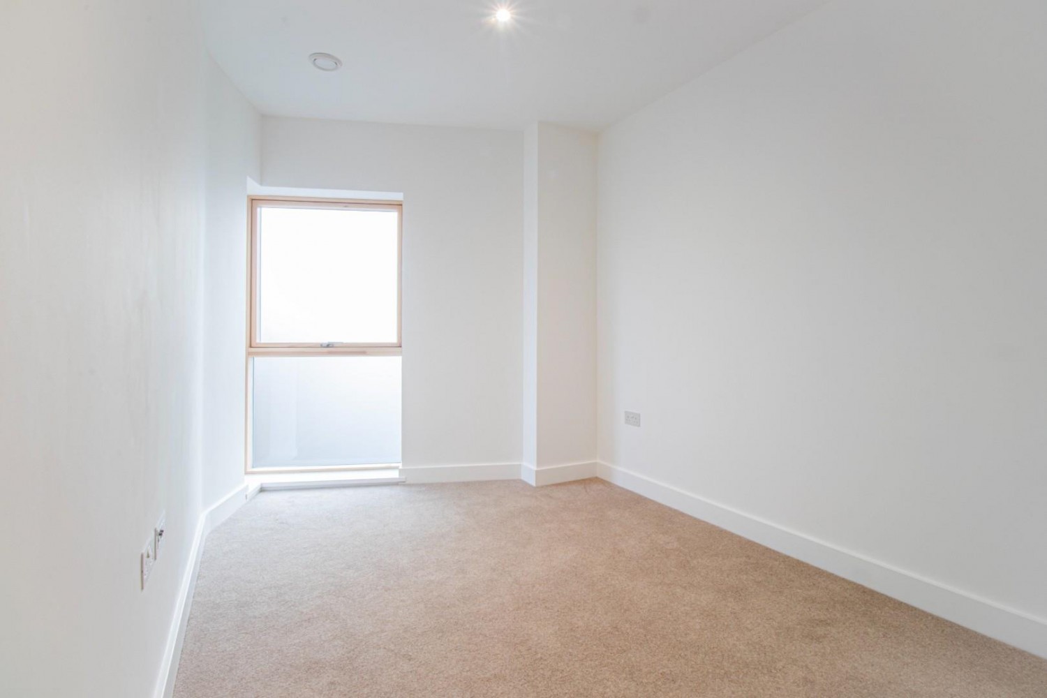3 bedroom Flat to let in Kingsland Road, Shoreditch, E2