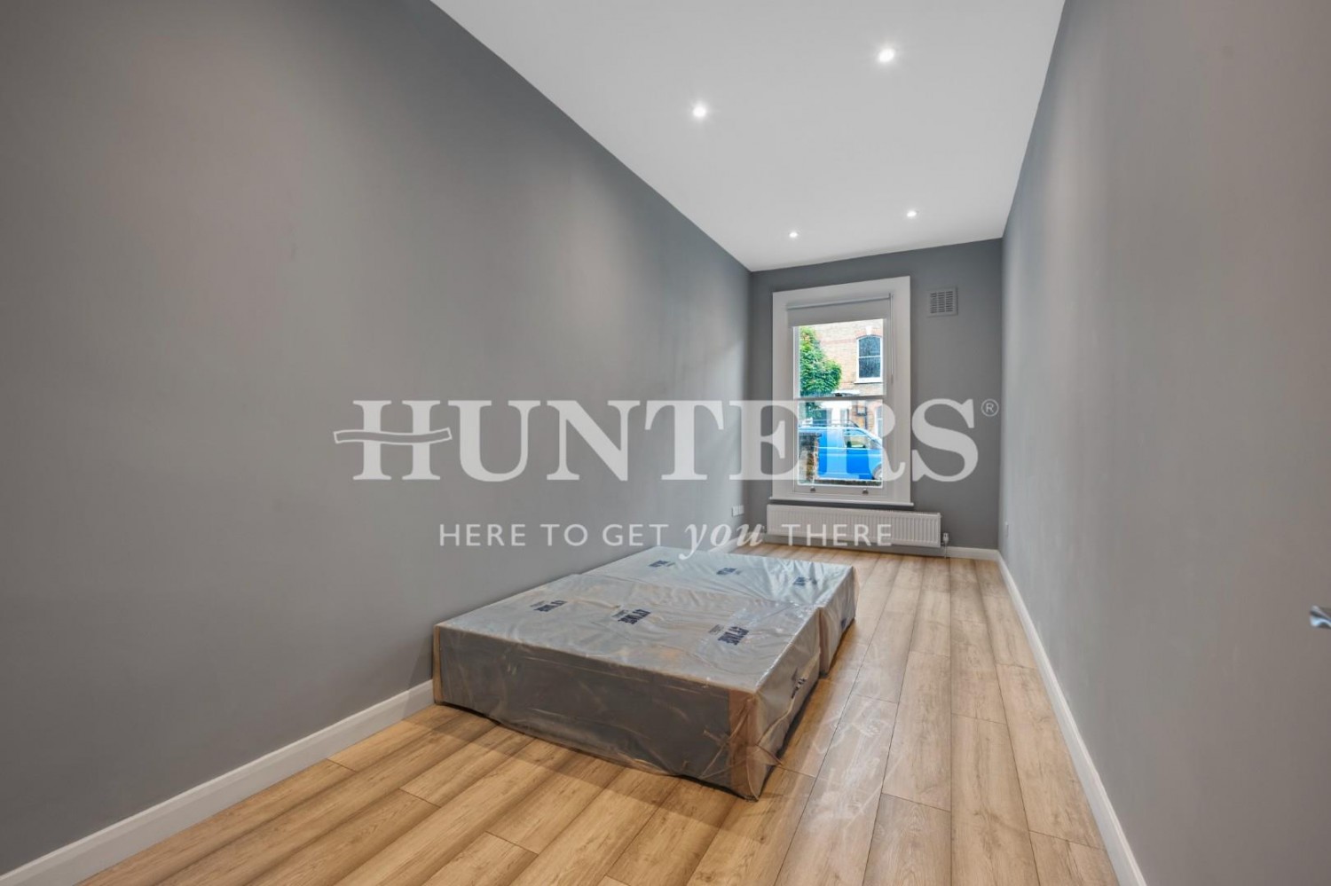 2 bedroom Flat to let in Loveridge Road, London, NW6