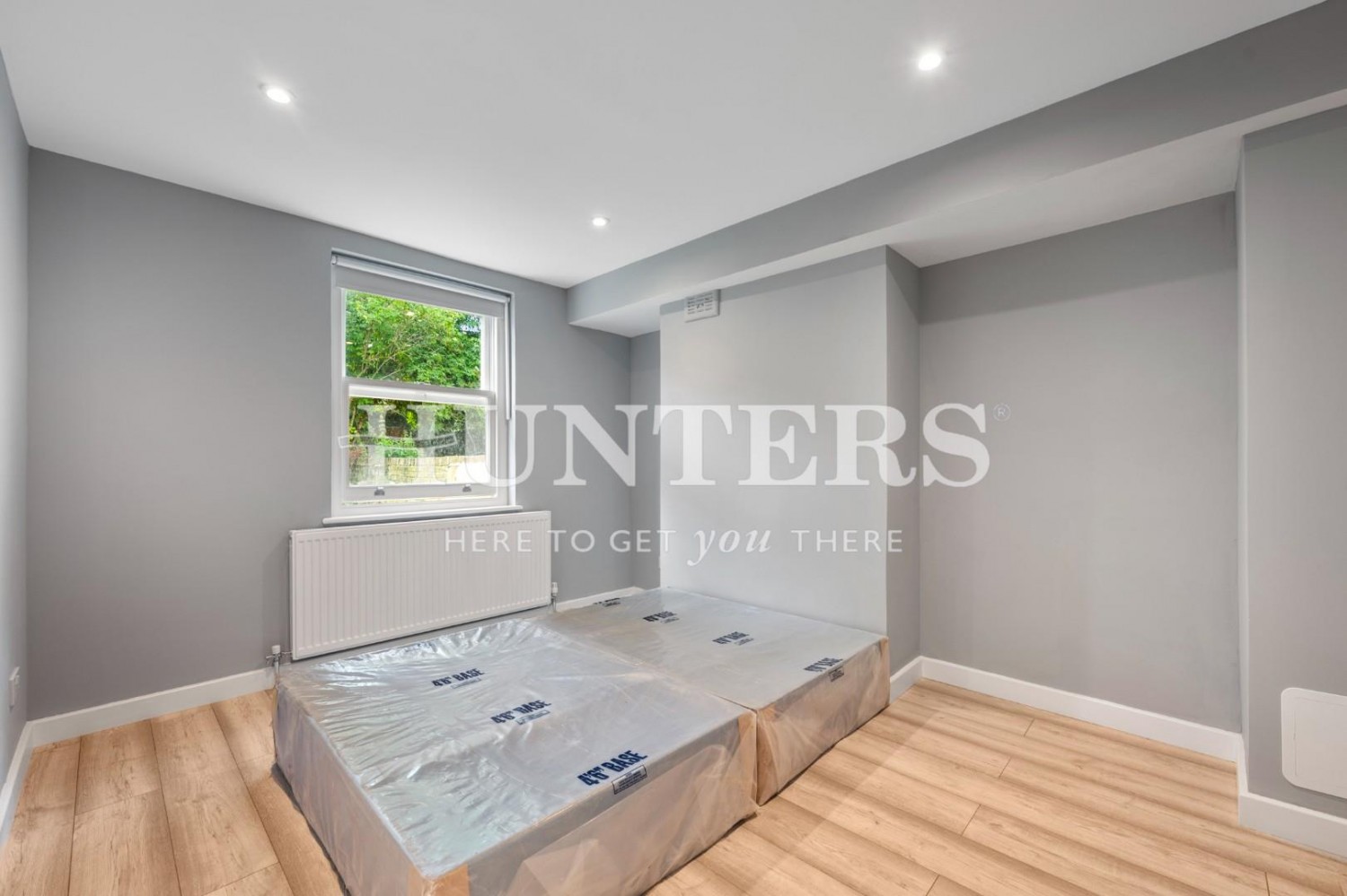 2 bedroom Flat to let in Loveridge Road, London, NW6
