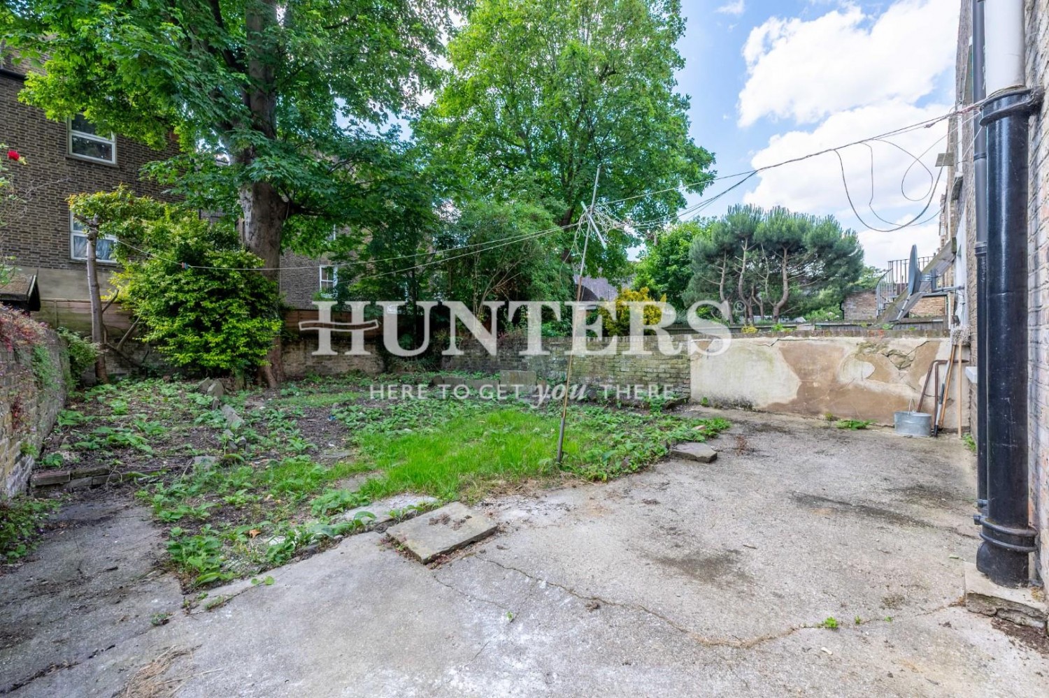 2 bedroom Flat to let in Loveridge Road, London, NW6