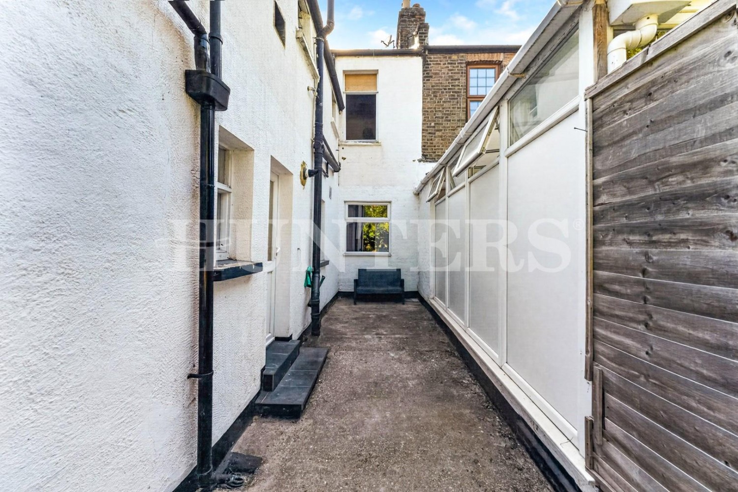 1 bedroom Flat to let in Beaconsfield Road, London, N15