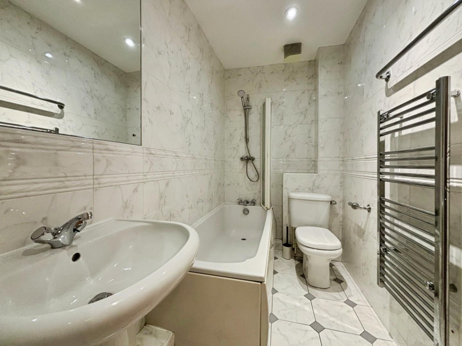 1 bedroom Flat to let in Strand House, Dixon Lane, York