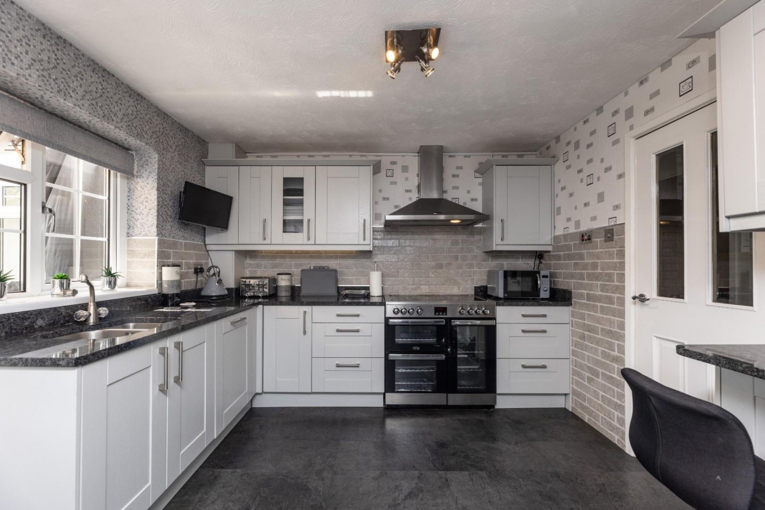 5 bedroom House for sale in Sheepwalk Lane, Castleford