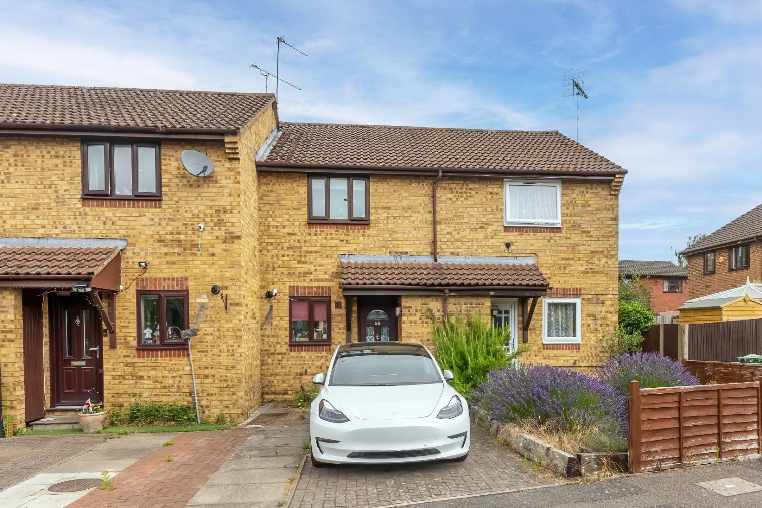 2 bedroom House for sale in Millstream Way, Leighton Buzzard