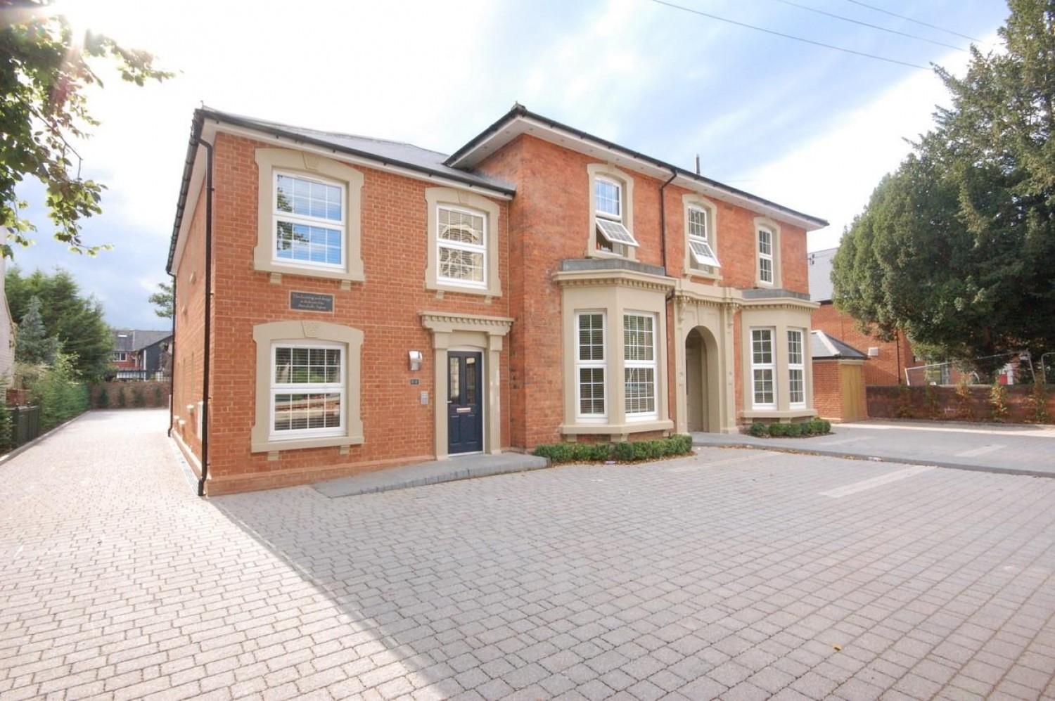 2 bedroom Flat to let in Brownlow Road, Reading