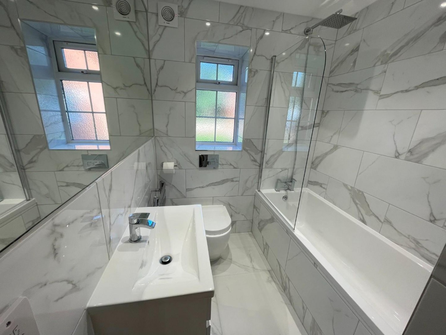 2 bedroom Flat to let in Brownlow Road, Reading