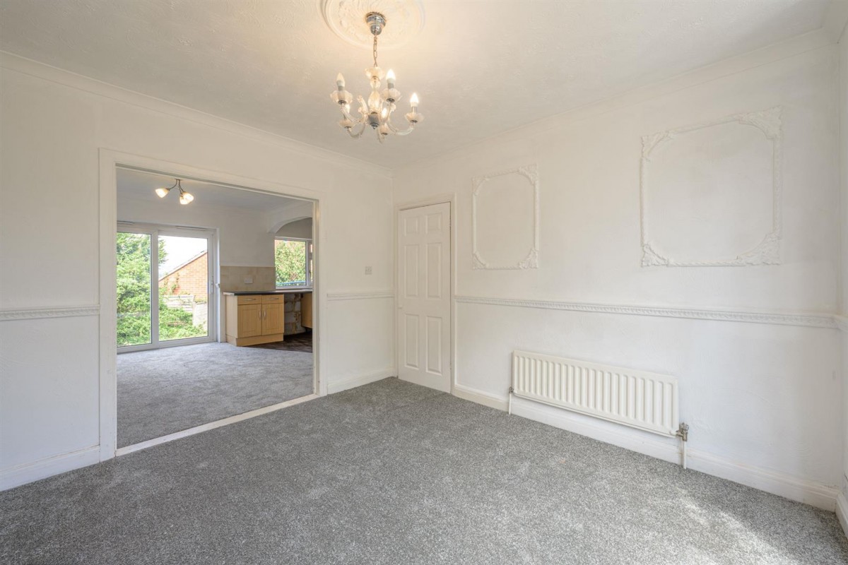 Oak Park Road, Stourbridge, DY8 5YG