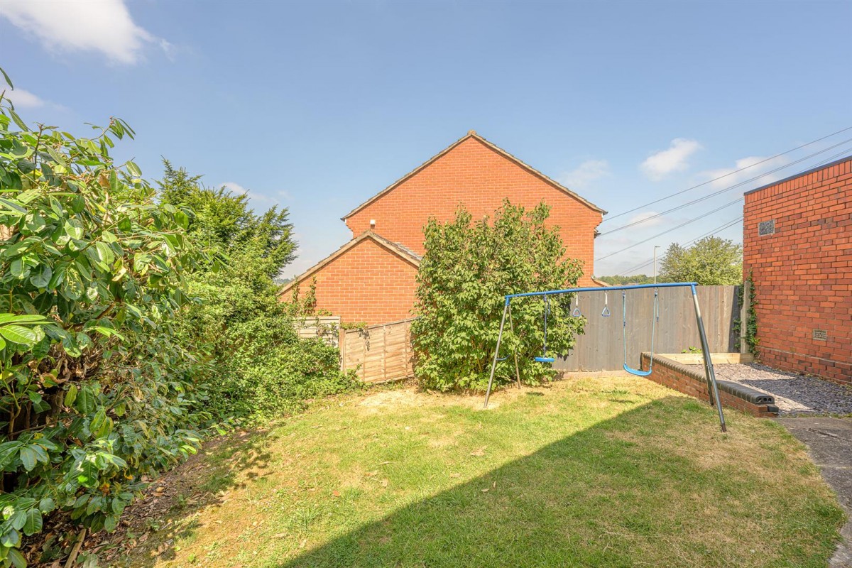 Oak Park Road, Stourbridge, DY8 5YG