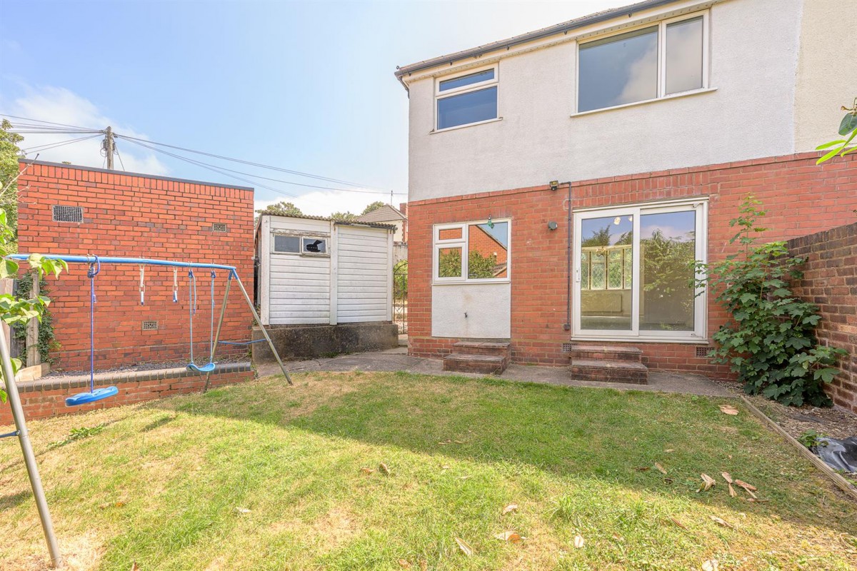 Oak Park Road, Stourbridge, DY8 5YG