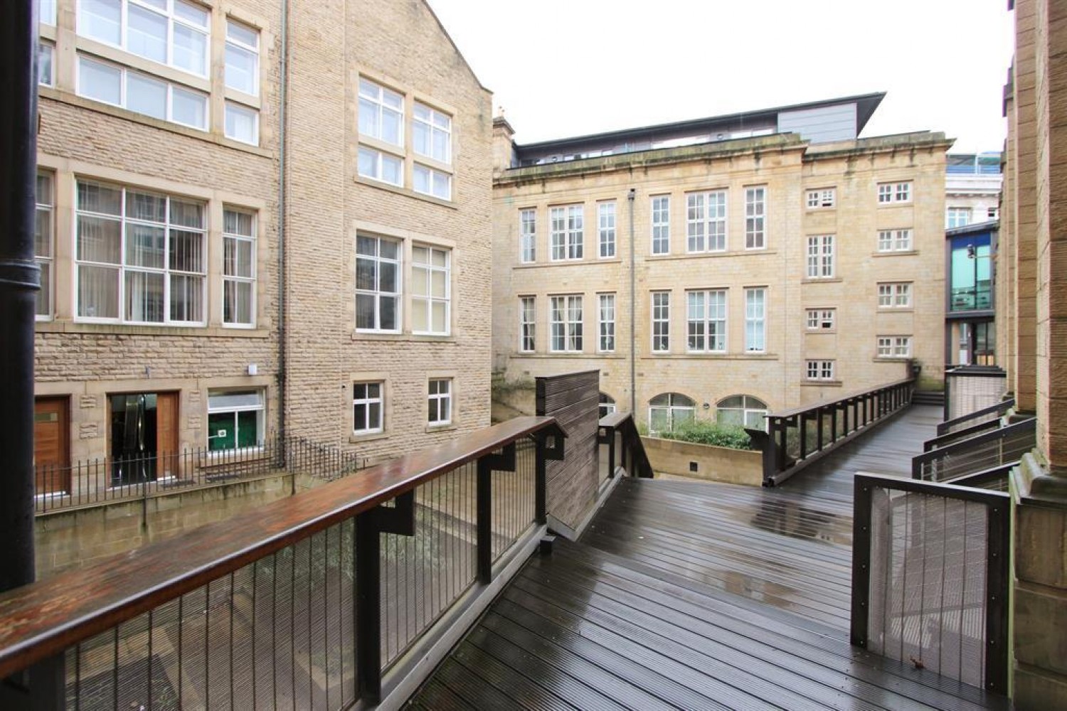 2 bedroom Flat to let in York House, Orchard Lane, Sheffield, S1 2FG