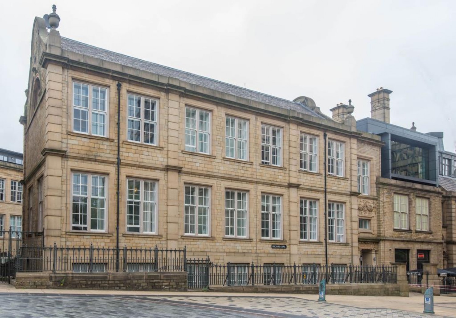 2 bedroom Flat to let in York House, Orchard Lane, Sheffield, S1 2FG