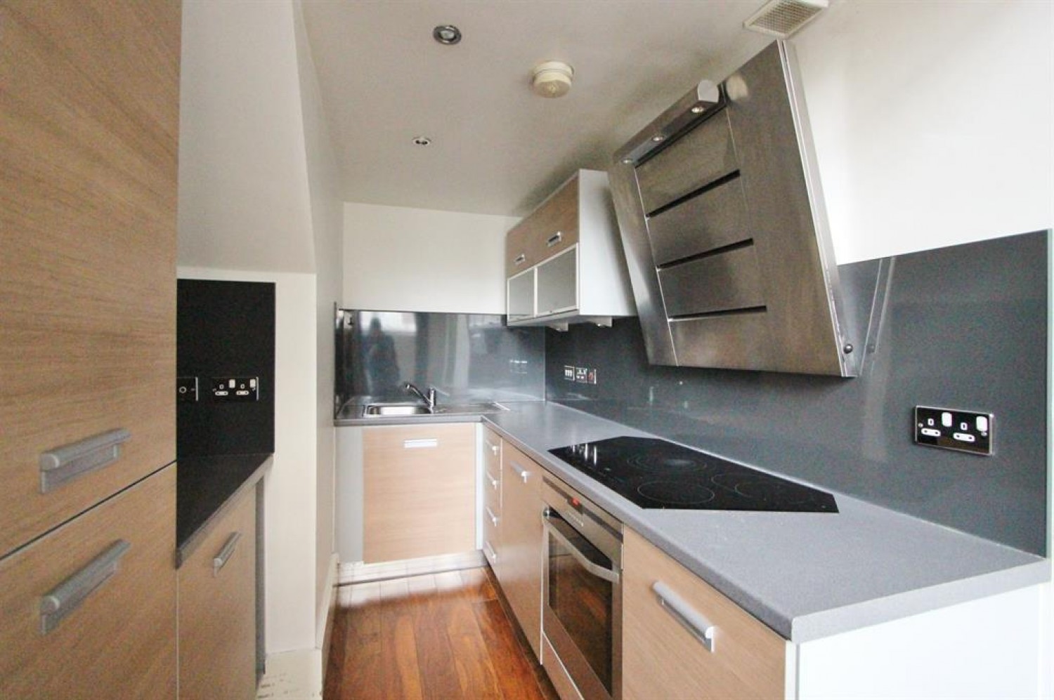 2 bedroom Flat to let in York House, Orchard Lane, Sheffield, S1 2FG