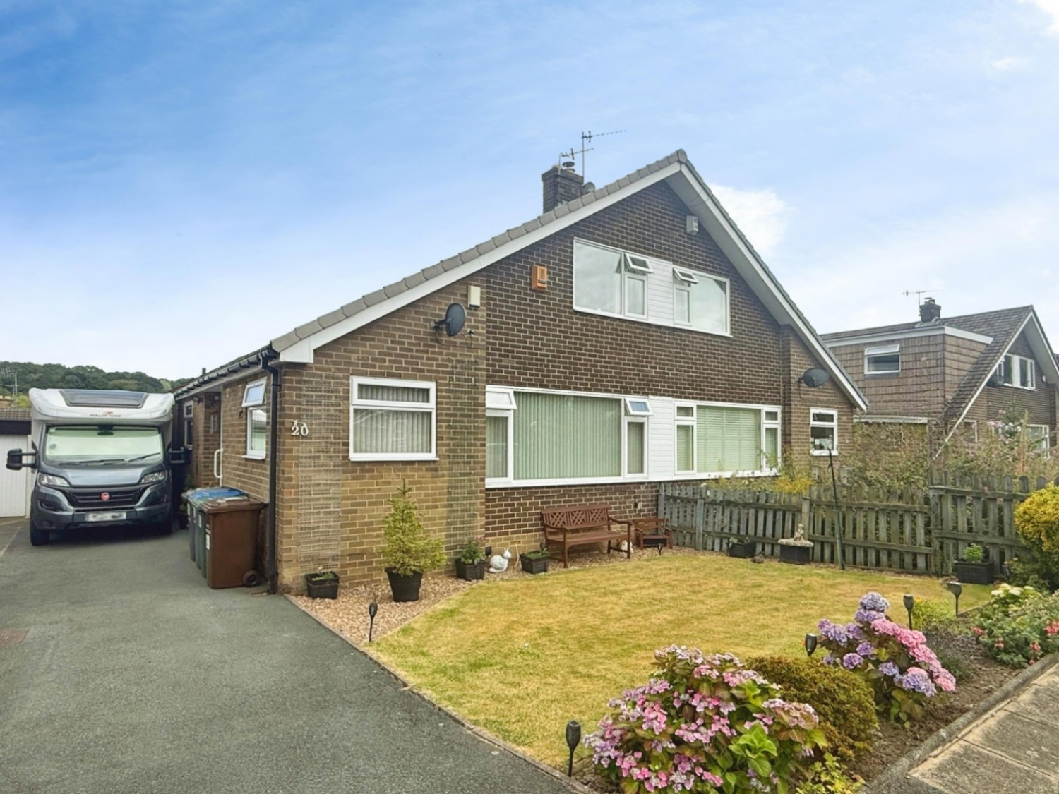 4 bedroom House for sale in Brackendale Drive, Bradford