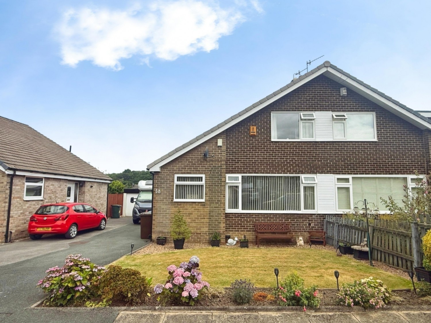 4 bedroom House for sale in Brackendale Drive, Bradford