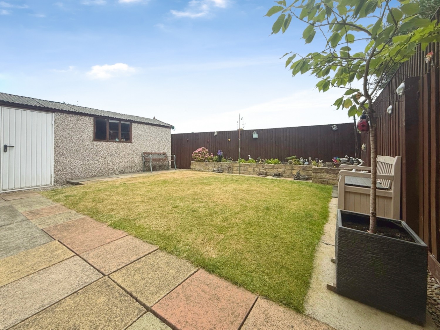 4 bedroom House for sale in Brackendale Drive, Bradford