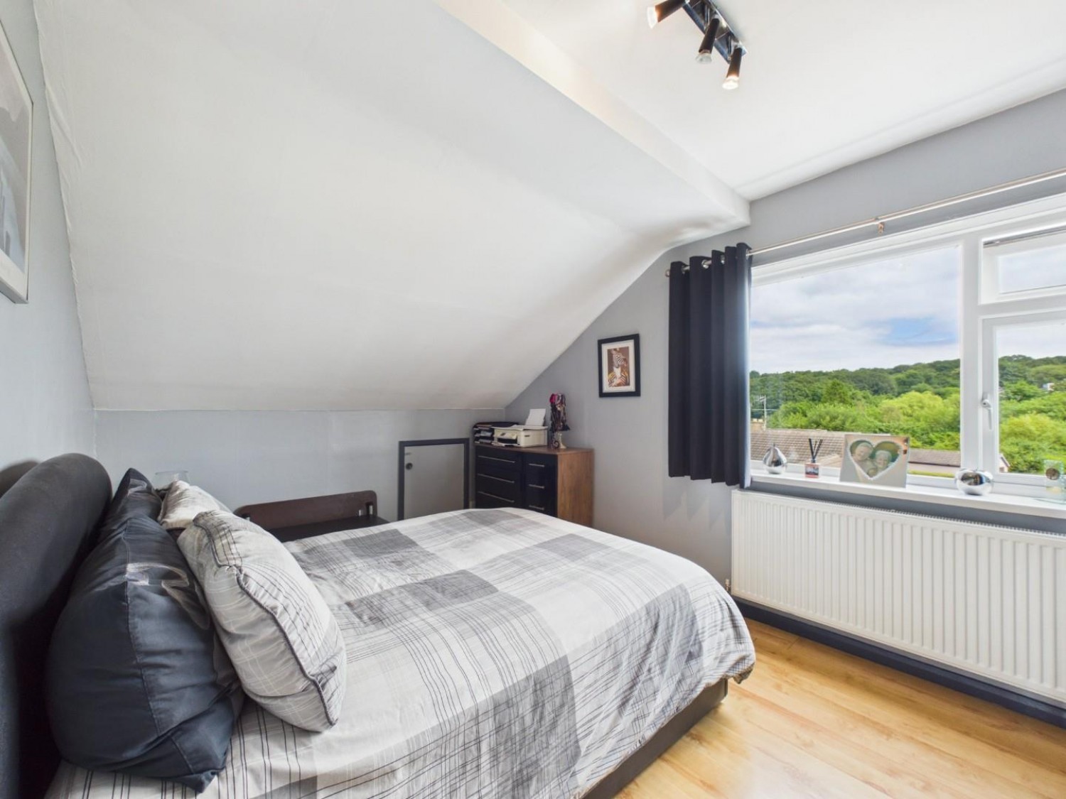4 bedroom House for sale in Brackendale Drive, Bradford