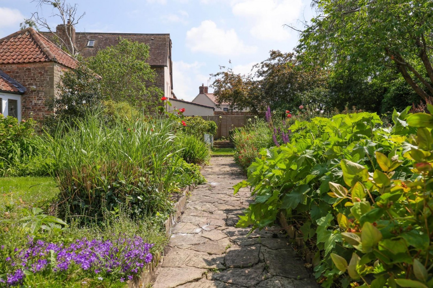 7 bedroom House for sale in Stone, Berkeley