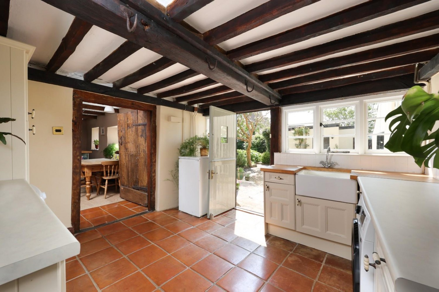 7 bedroom House for sale in Stone, Berkeley