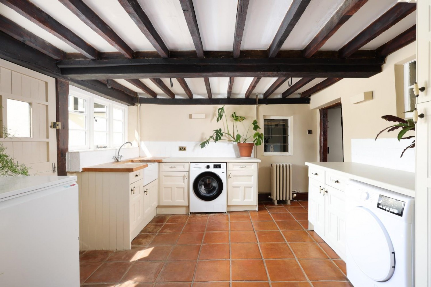 7 bedroom House for sale in Stone, Berkeley