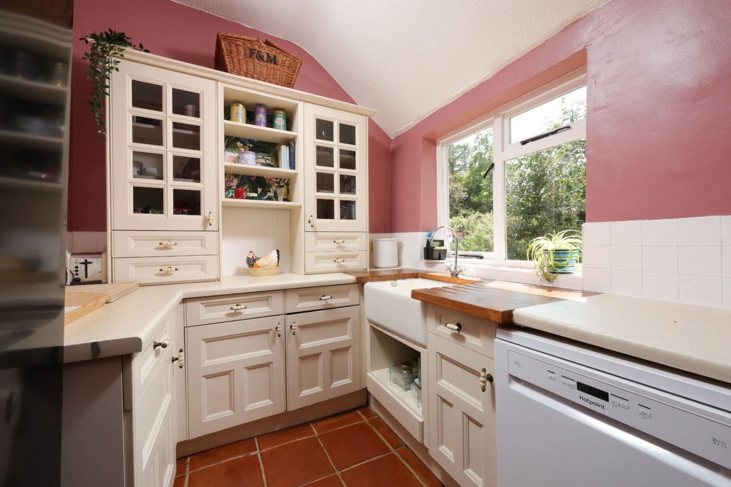 7 bedroom House for sale in Stone, Berkeley