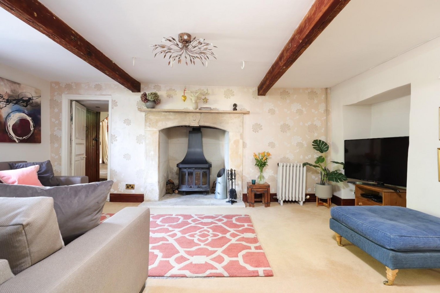 7 bedroom House for sale in Stone, Berkeley