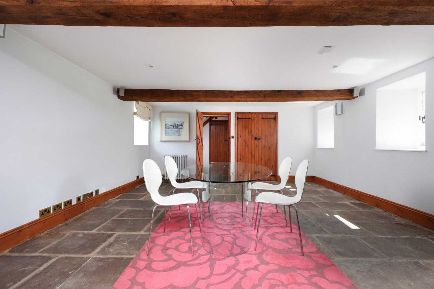 7 bedroom House for sale in Stone, Berkeley