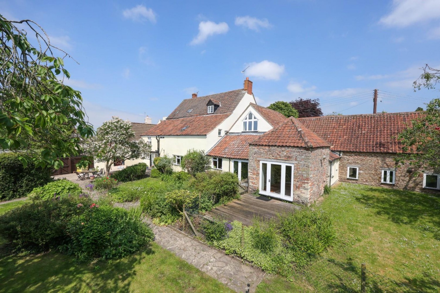 7 bedroom House for sale in Stone, Berkeley