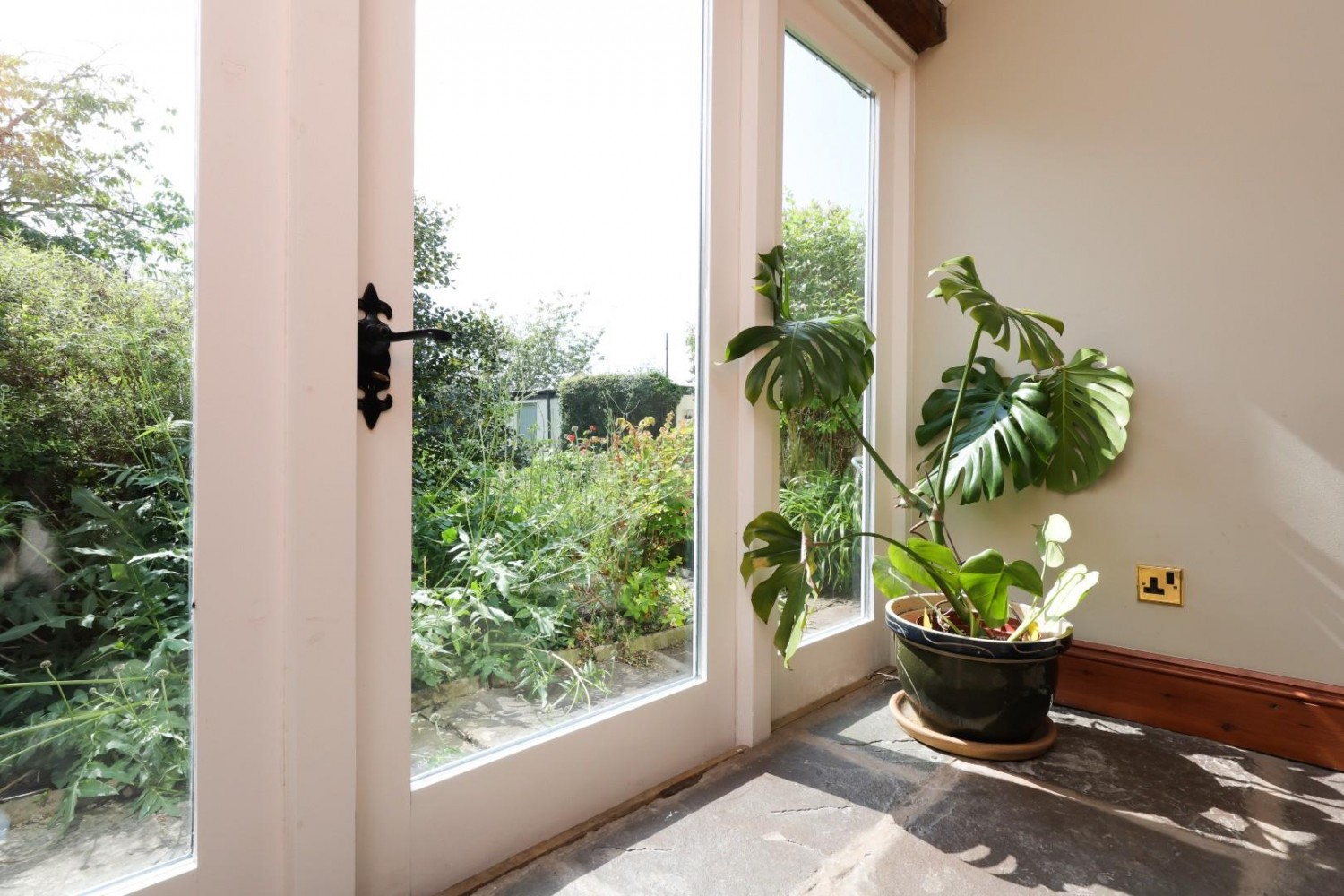 7 bedroom House for sale in Stone, Berkeley