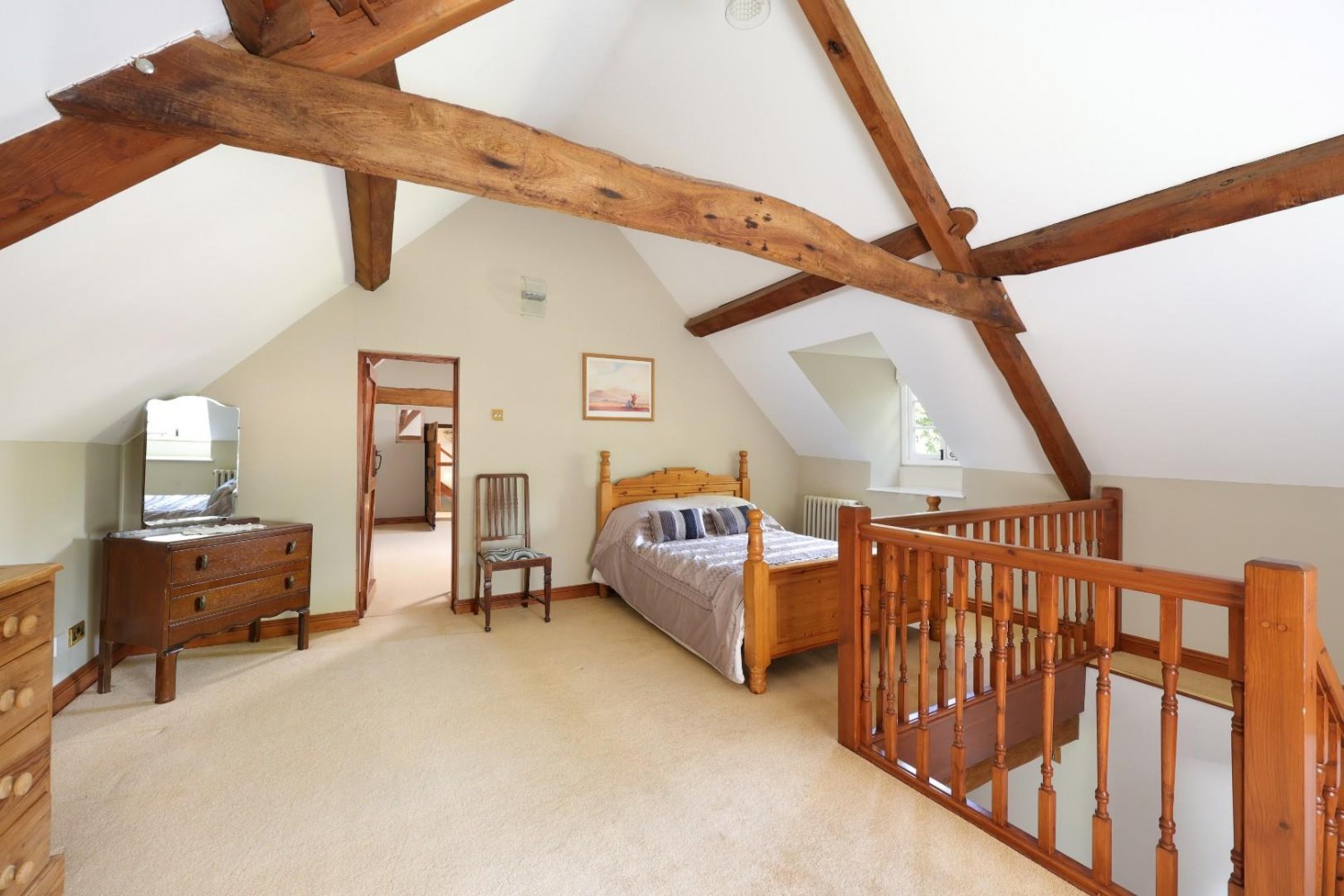7 bedroom House for sale in Stone, Berkeley