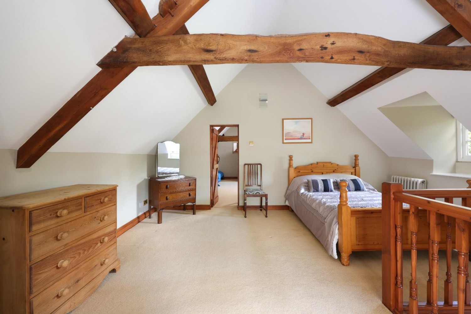 7 bedroom House for sale in Stone, Berkeley