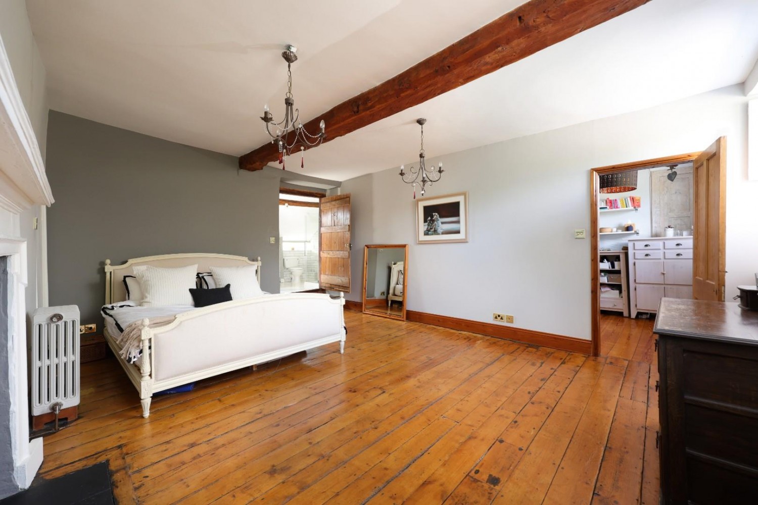 7 bedroom House for sale in Stone, Berkeley