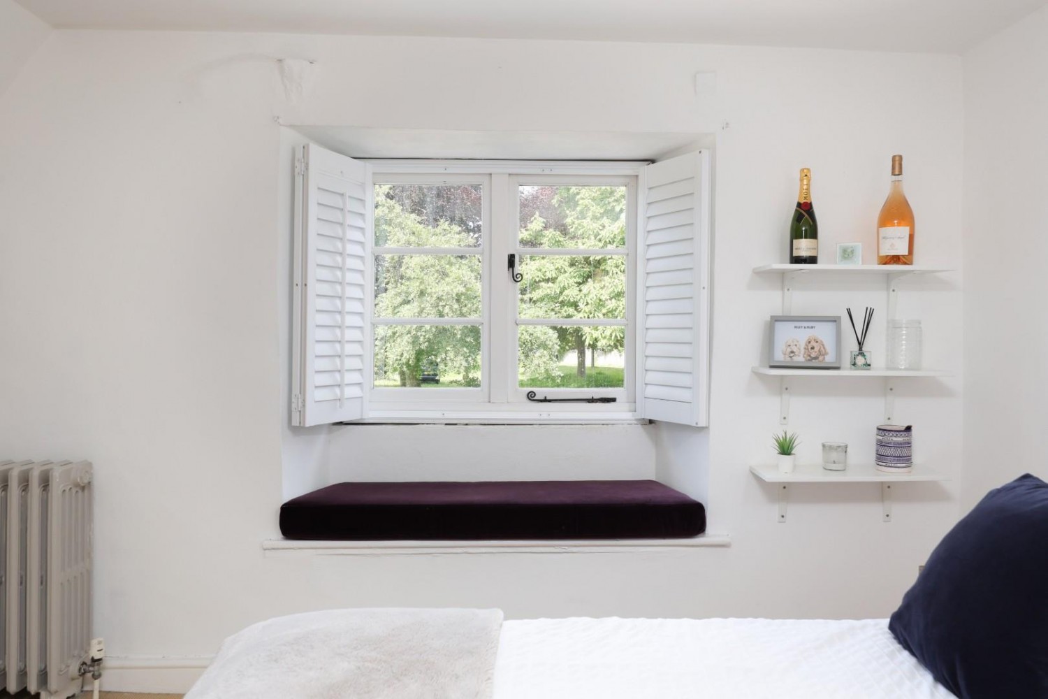 7 bedroom House for sale in Stone, Berkeley