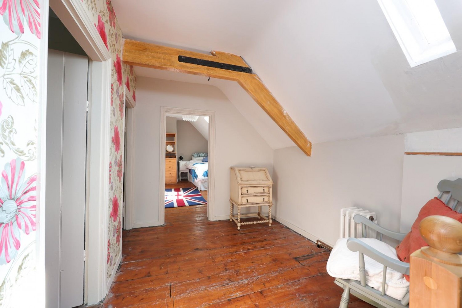 7 bedroom House for sale in Stone, Berkeley