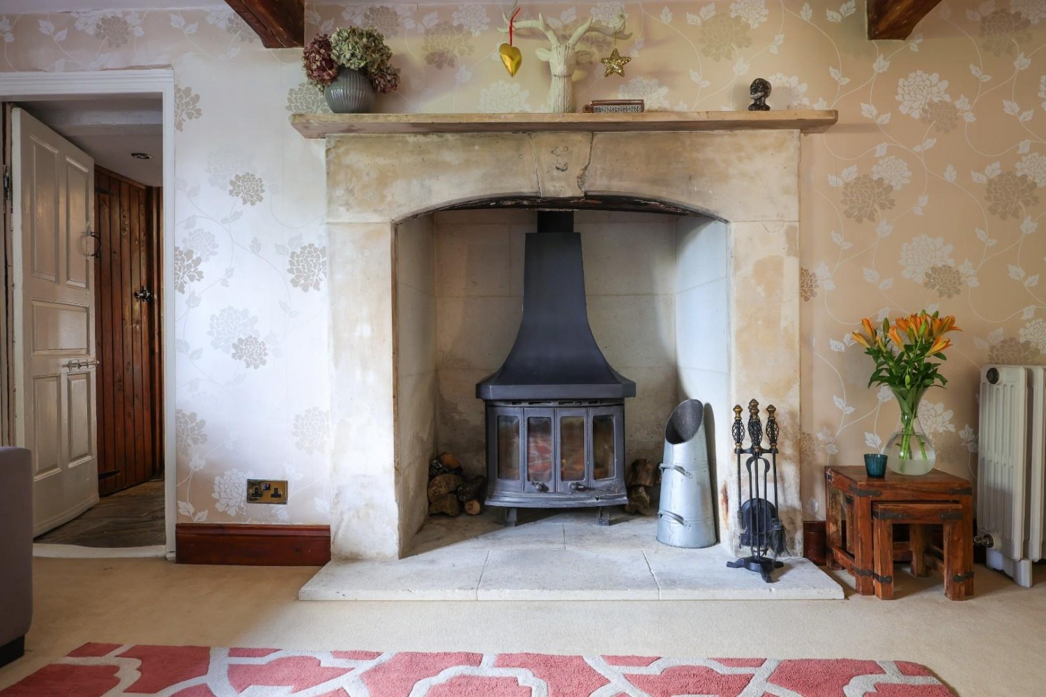 7 bedroom House for sale in Stone, Berkeley