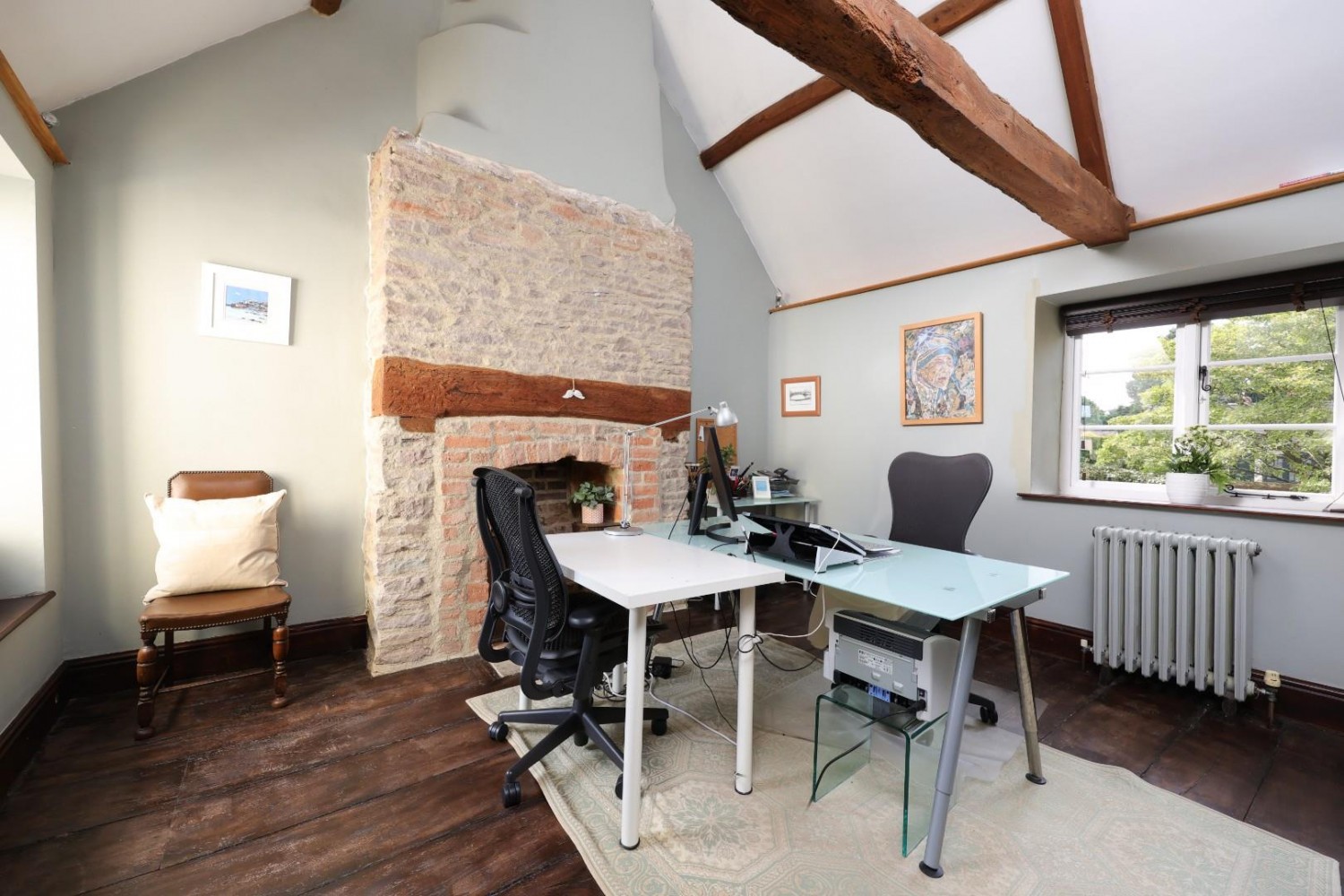 7 bedroom House for sale in Stone, Berkeley