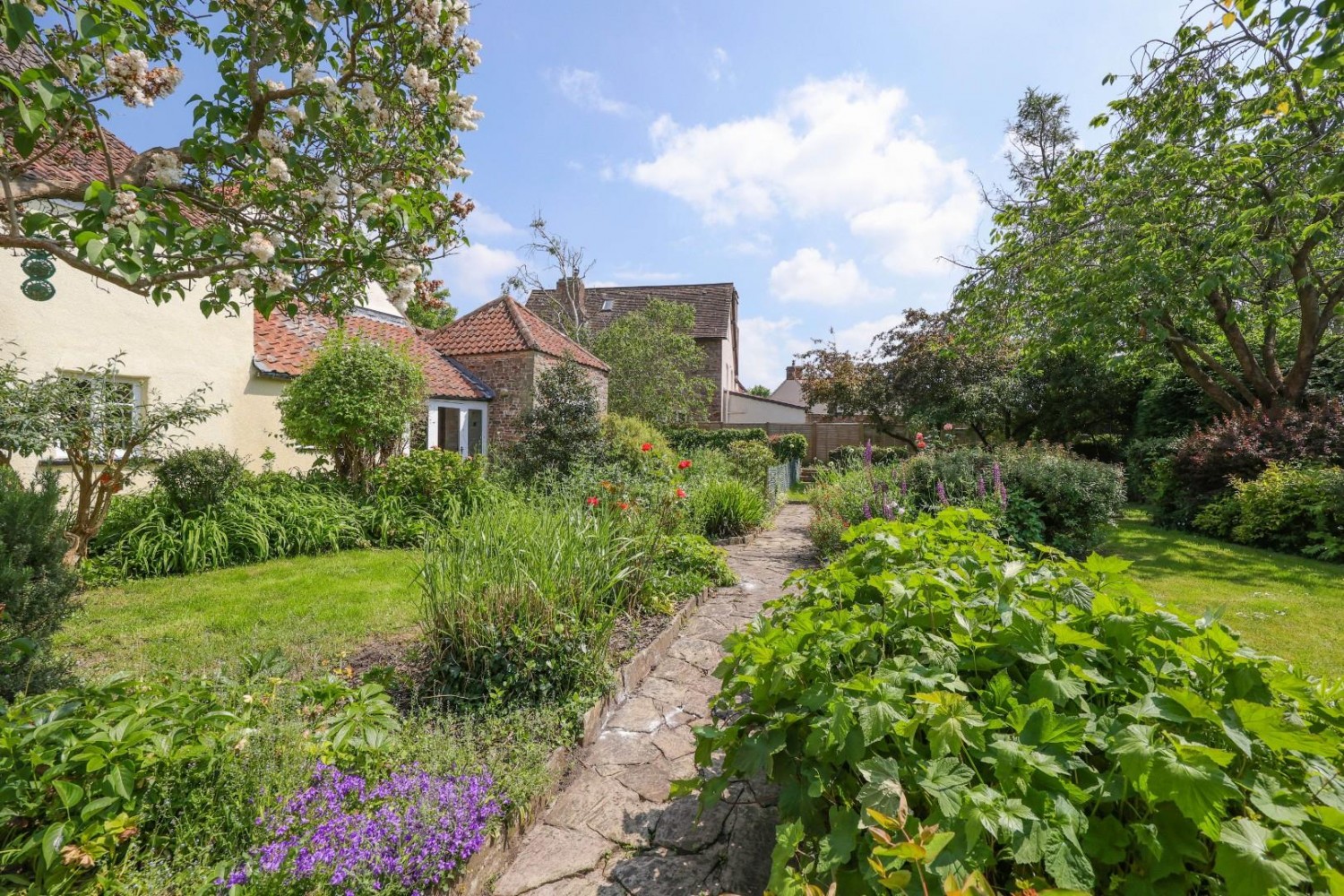 7 bedroom House for sale in Stone, Berkeley