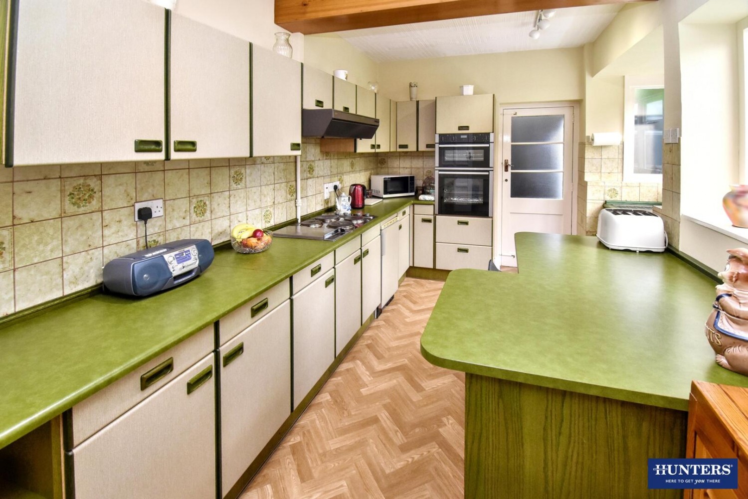 4 bedroom House for sale in Monsell Drive, Leicester