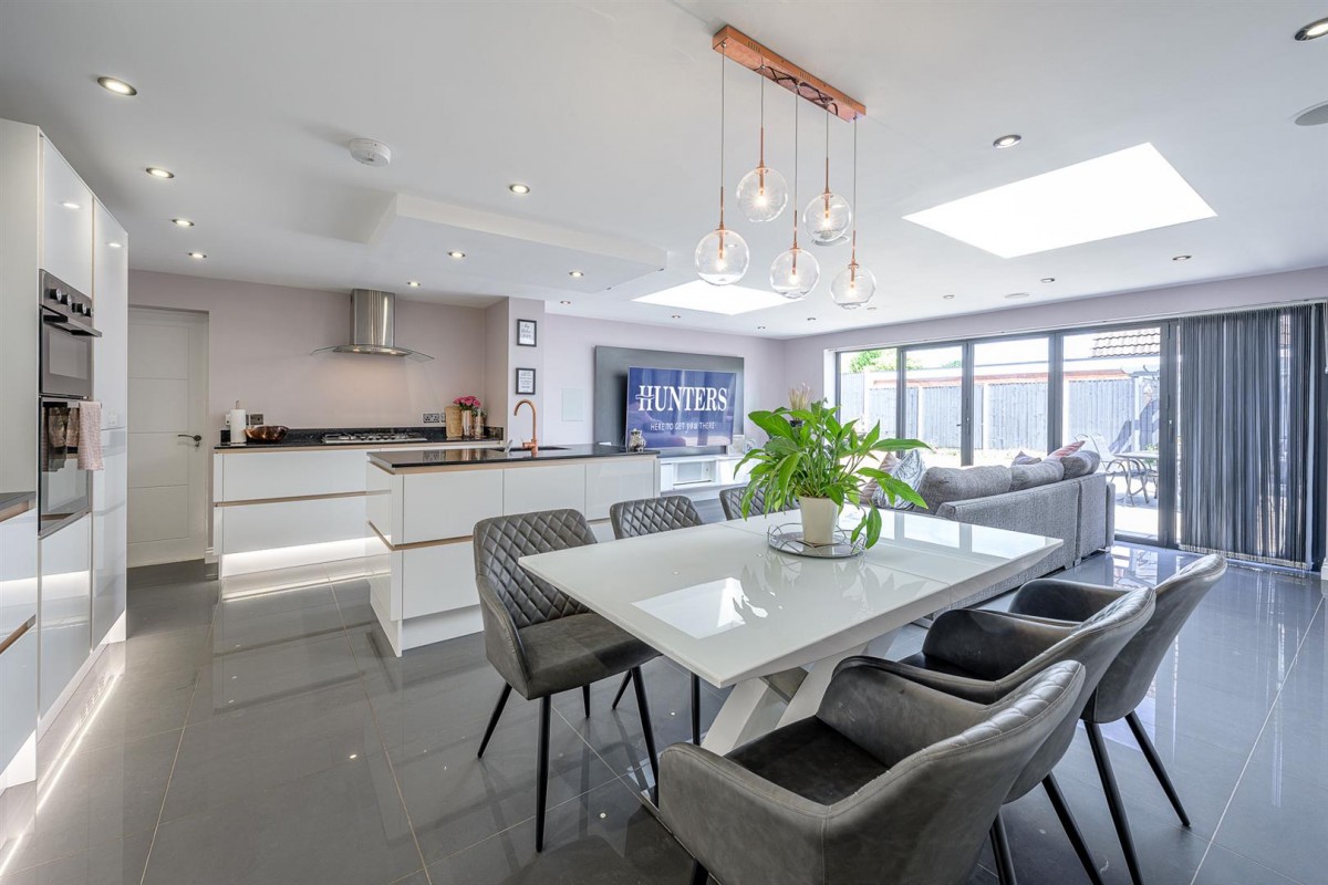 Copper Beech Drive, Kingswinford, DY6 7RX