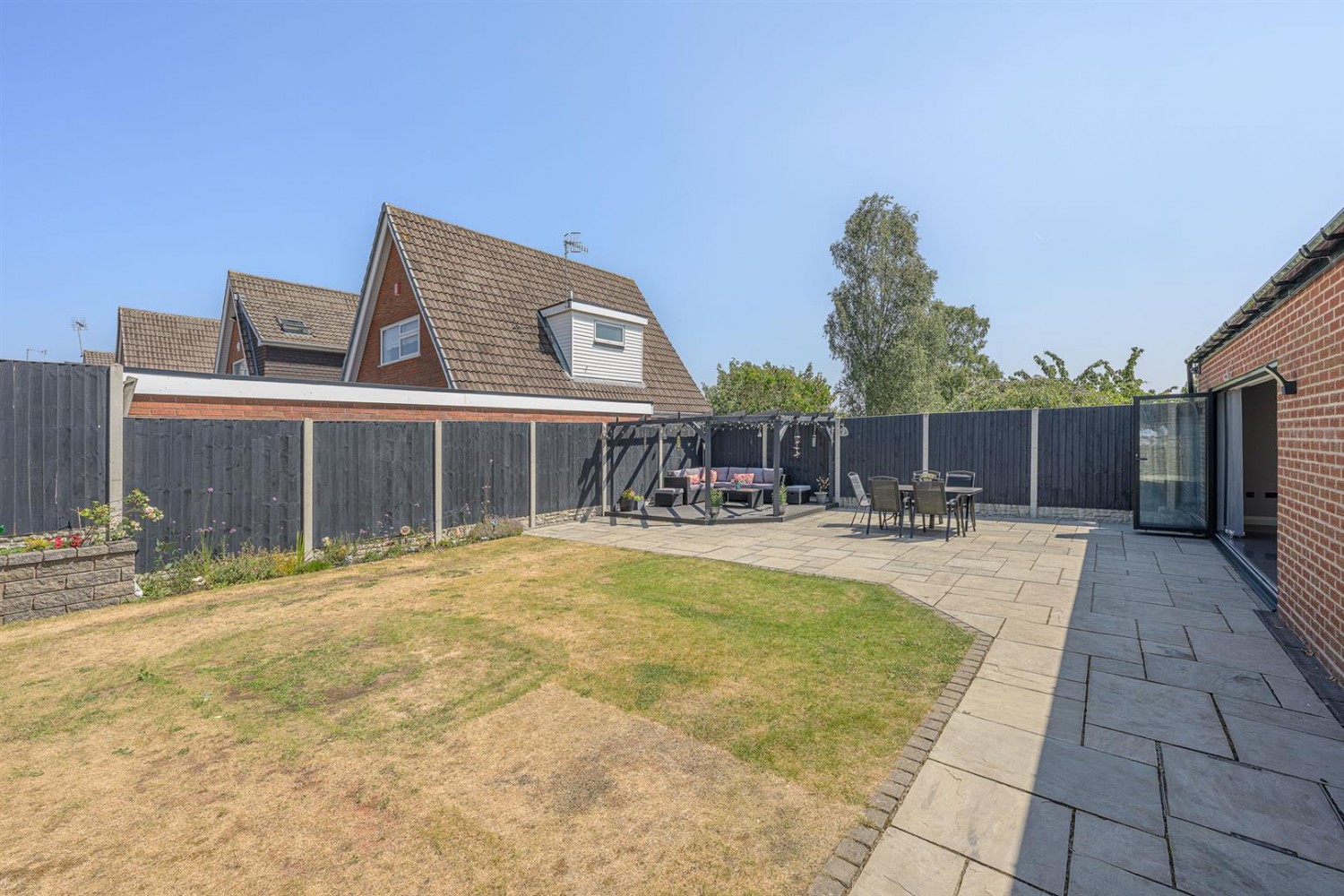 3 bedroom House for sale in Copper Beech Drive, Kingswinford, DY6 7RX