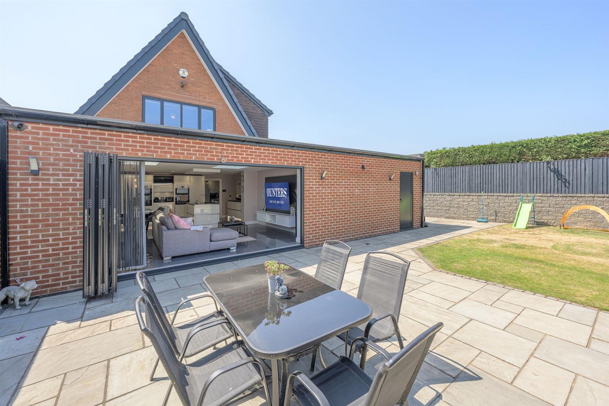 Copper Beech Drive, Kingswinford, DY6 7RX