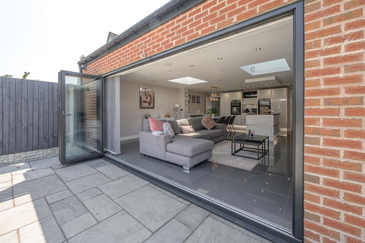 Copper Beech Drive, Kingswinford, DY6 7RX